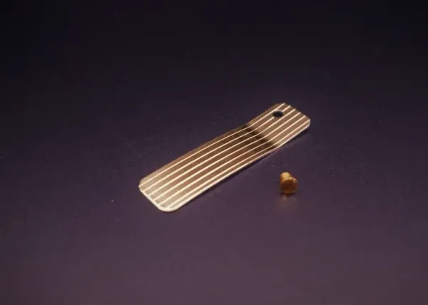 Звуковая пластина + винт(золото) для зажигалки Dupont Line 2