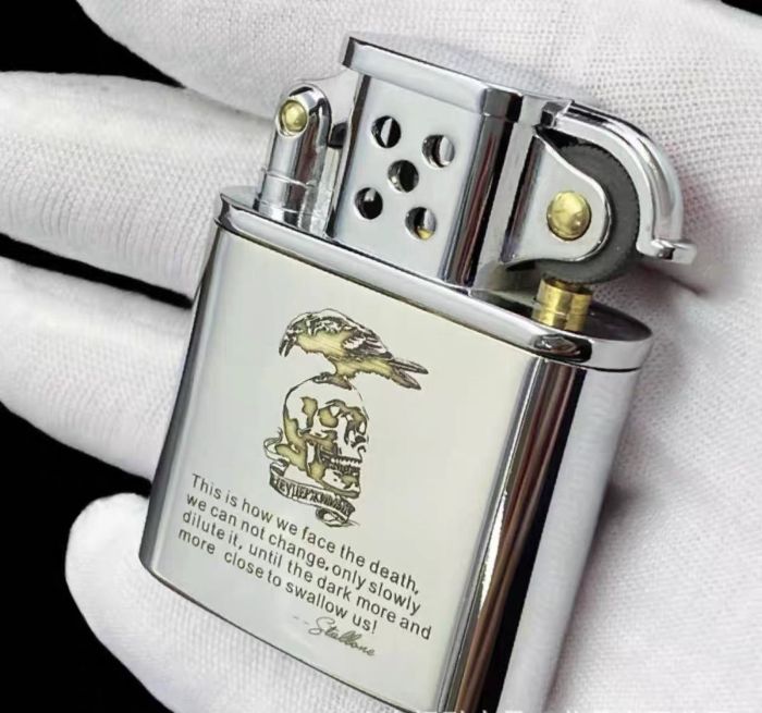 Бензинова запальничка Zorro Ворон на черепі