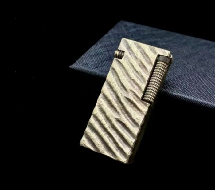 Вінтажна Бензинова Запальничка  ROWENTA Хвилі