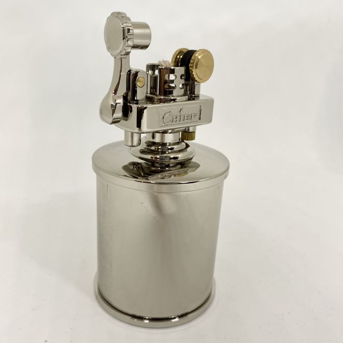 Настільна бензинова запальничка  Chief срібляста