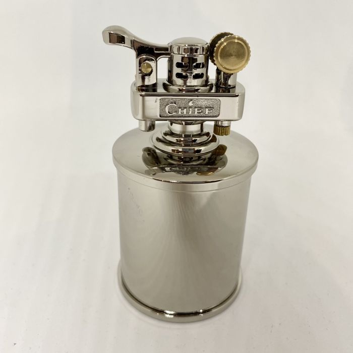 Настільна бензинова запальничка  Chief срібляста