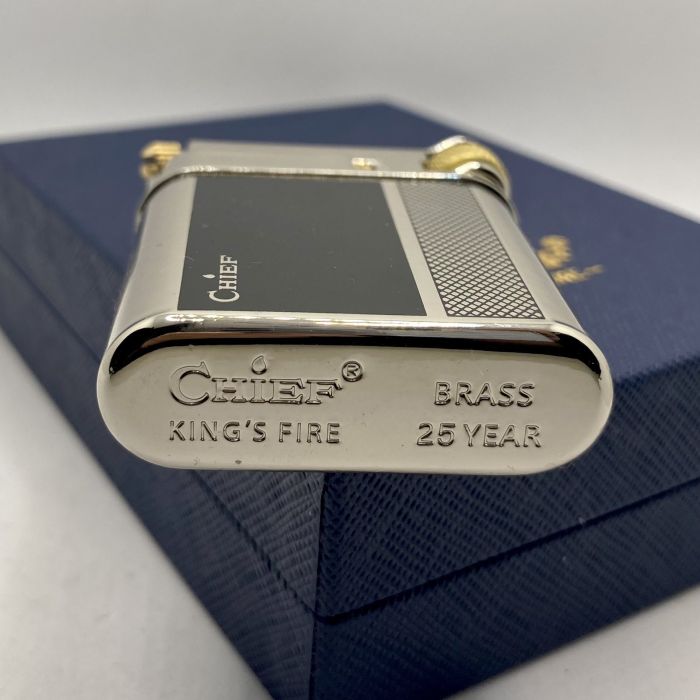 Запальничка бензинова Chief з гравіюванням у вигляді мікросітки