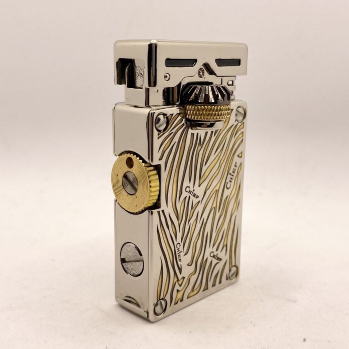 Ексклюзивна Бензинова Запальничка Chief: Велич Золотого Тигра