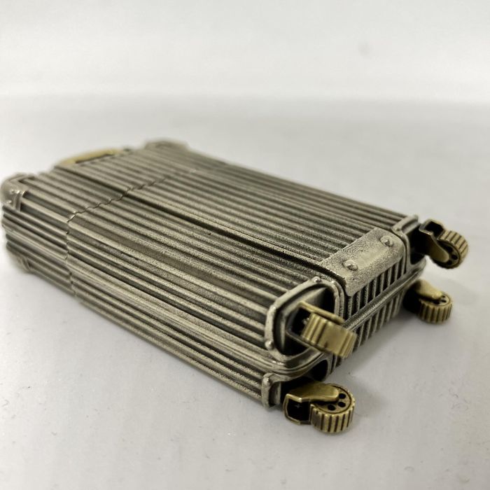 Колекційна бензинова запальничка Zippo "Suitcase Edition"у формі мініатюрної дорожньої валізи
