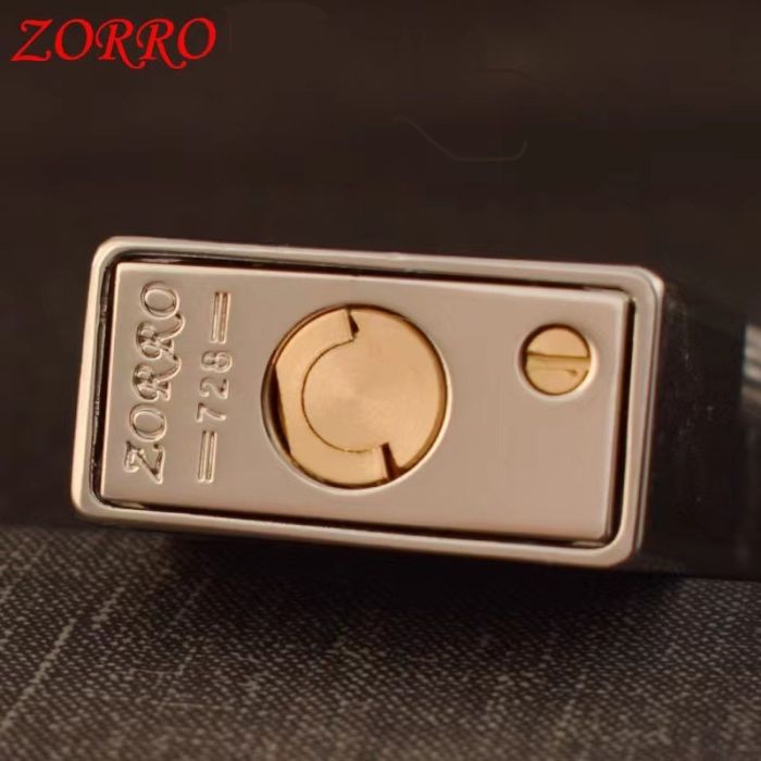 Бензинова запальничка Zorro 728 — Класика у стилі "Old Money" золотисто-чорна