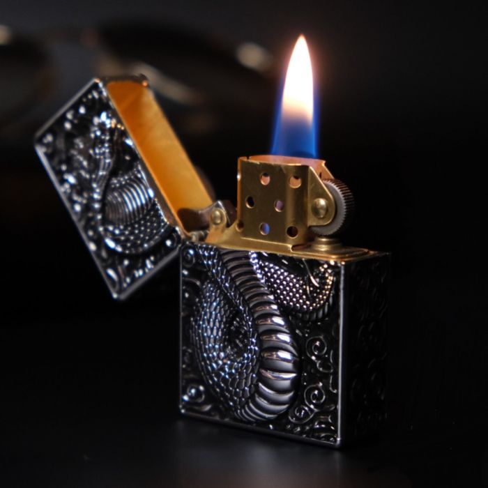 Бензинова запальничка Zorro "Ultimate Justice" — Колекційна серія (Cobra Edition) Silver