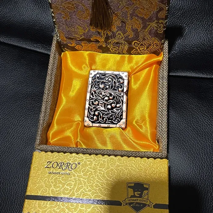 Бензинова запальничка Zorro «The Holy Bible» (Святе Письмо) – Колекційне видання