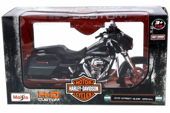 Колекційна модель мотоцикла Maisto Harley-Davidson 2015 Street Glide Special (1:12)