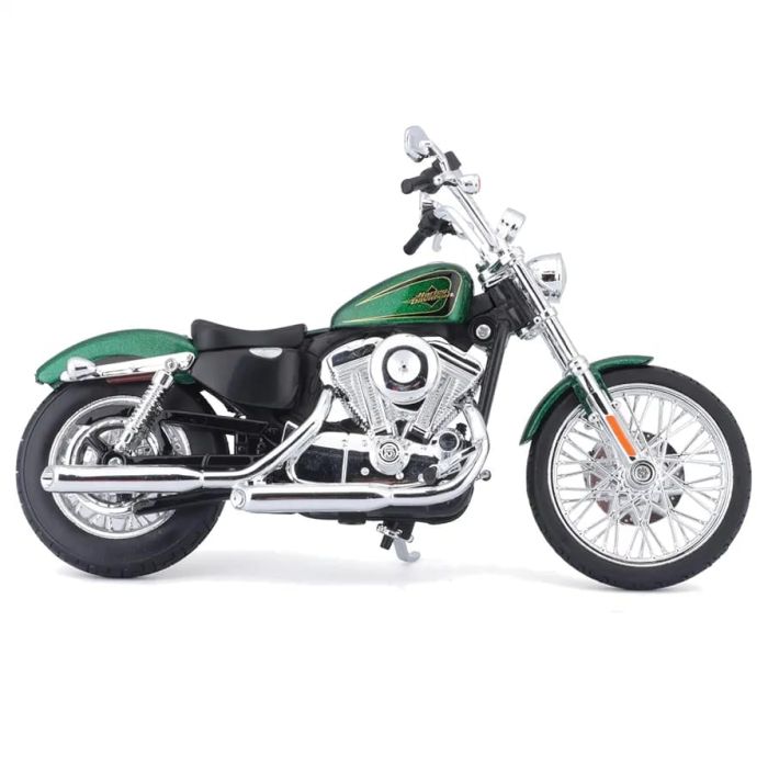 Колекційна модель мотоцикла Maisto Harley-Davidson 2013 XL 1200V Seventy-Two (1:12)