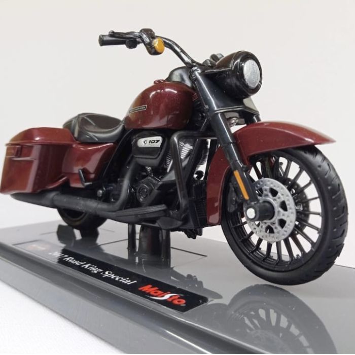 Колекційна модель мотоцикла Harley-Davidson 2017 Road King Special (1:18) від Maistо
