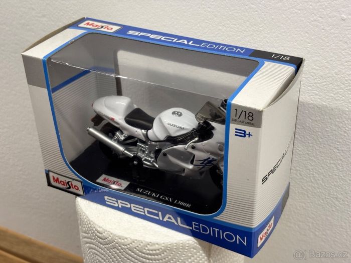 Масштабна модель мотоцикла Suzuki GSX 1300R Hayabusa (1:18) від Maistо