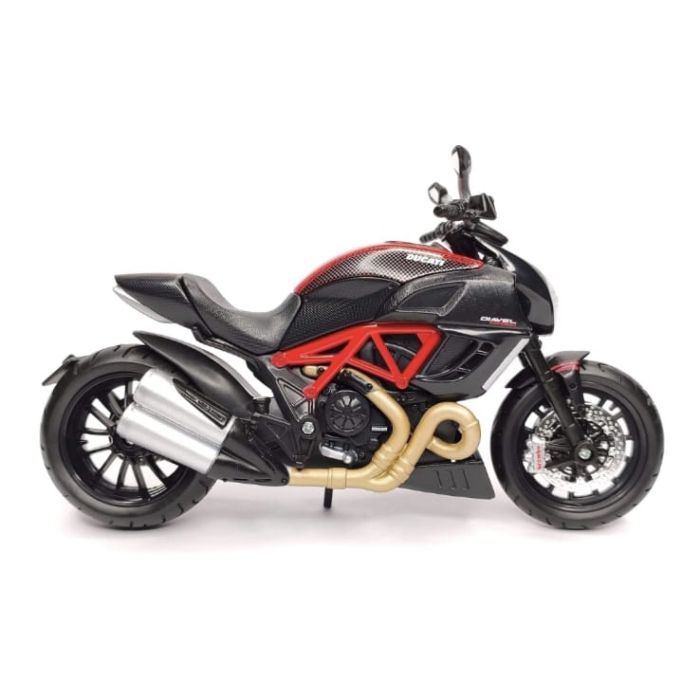 Колекційна модель мотоцикла Maisto Ducati Diavel Carbon (Масштаб 1:18)