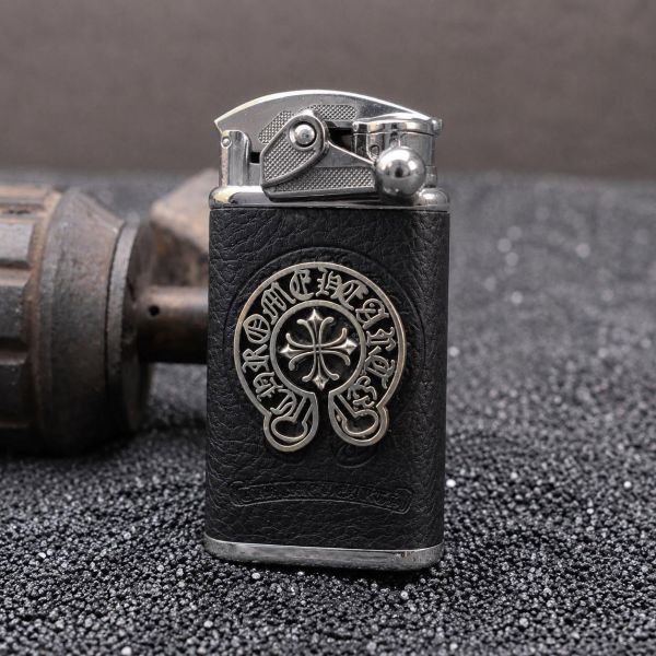 П’єзоелектрична газова запальничка Chrome Hearts у шкіряному чохлі