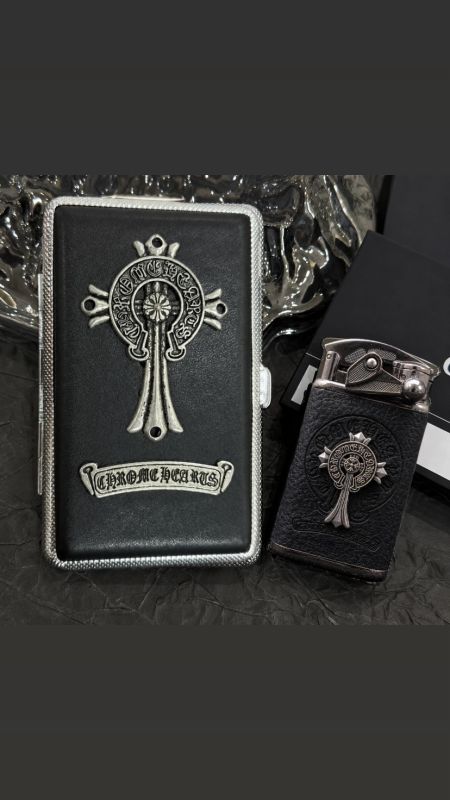 Стильний металевий портсигар «Chrome Hearts» з екошкірою — на 20 сигарет