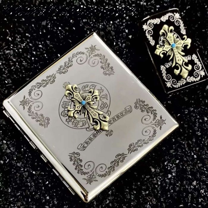 Металевий портсигар з об'ємним декором у стилі Chrome Hearts — на 20 сигарет standard