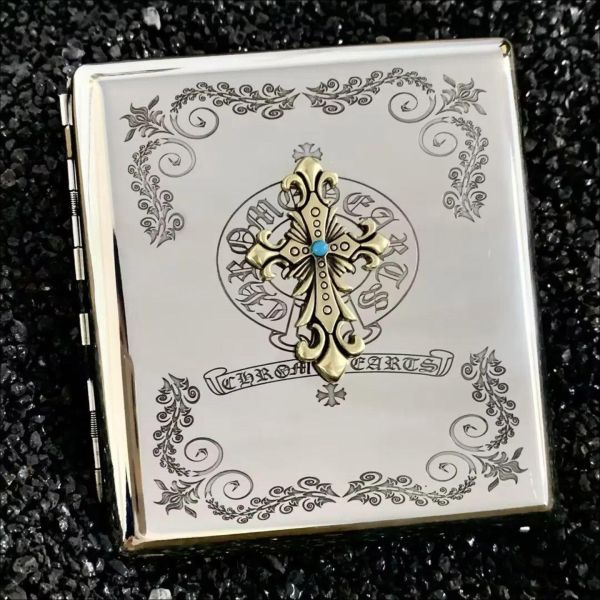 Металевий портсигар з об'ємним декором у стилі Chrome Hearts — на 20 сигарет standard