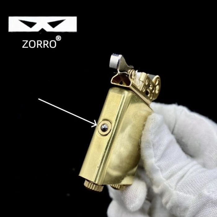 Бензинова запальничка Zorro Upgrade з зеленою конюшиною (Модель 790)