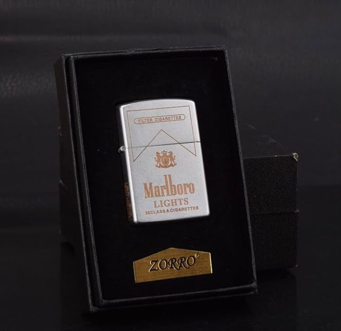 Бензинова запальничка Zorro «Marlboro Lights» (Срібляста)