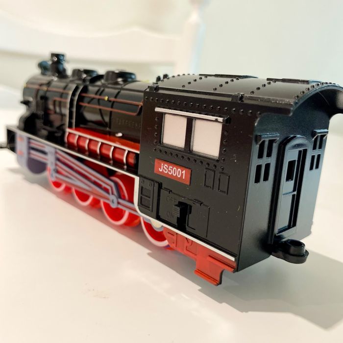 Великий ігровий набір «Залізниця FENFA Train Familial» (Масштаб 1:87) з акумуляторами та зарядним пристроєм