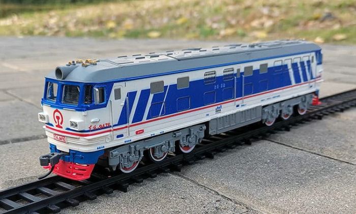 Великий ігровий набір «Залізниця FENFA Train Familial» з акумуляторами та зарядним пристроєм