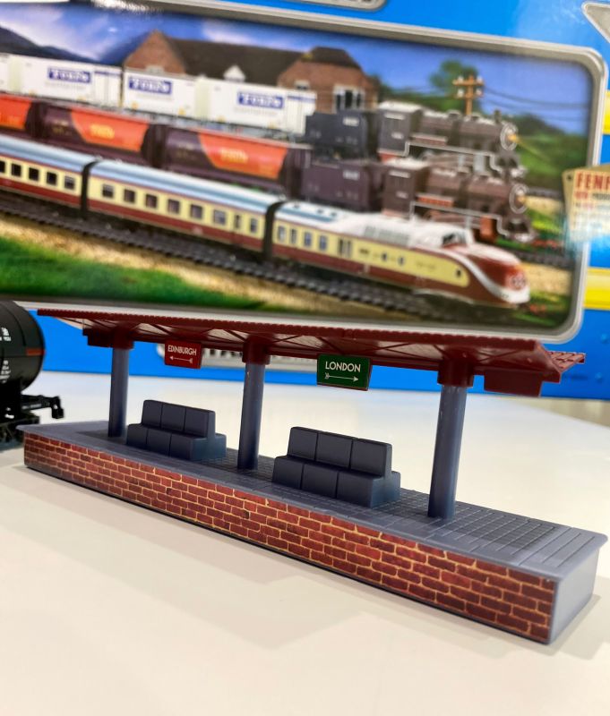 Реалістичний ігровий набір Залізниці FENFA «Dongfeng 4B Cargo Line» (рейковий трек 194х101 см, 5 вагонів, звукові та світлові ефекти, акумуляторне живлення)