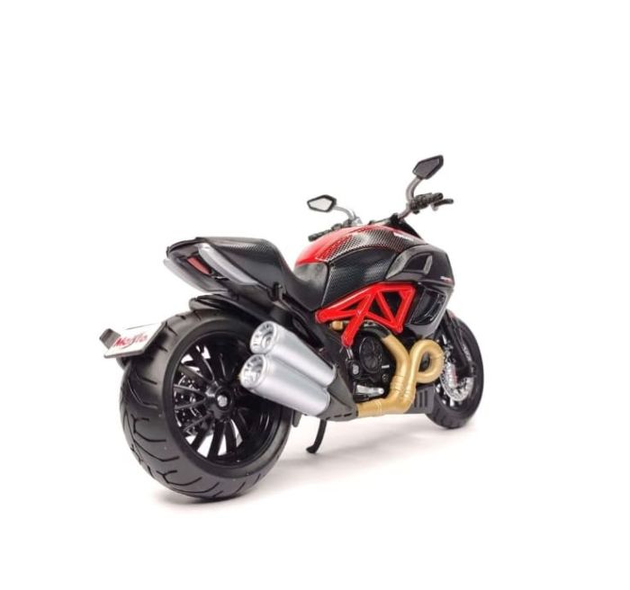 Колекційна модель мотоцикла Maisto Ducati Diavel Carbon (Масштаб 1:12)