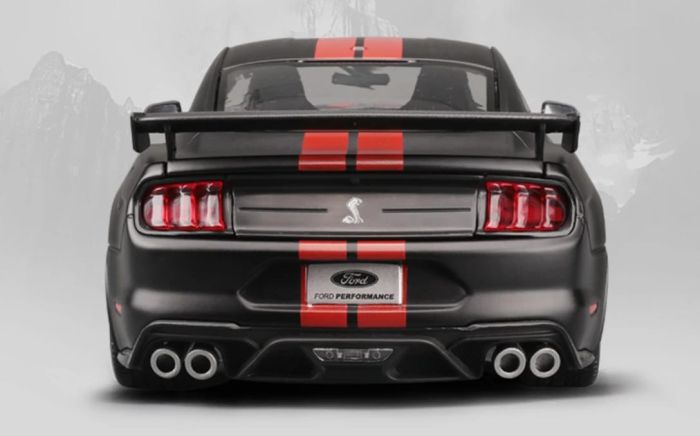 Колекційна модель автомобіля 2020 Mustang Shelby GT500 (CFTP) від Maisto — Масштаб 1:18