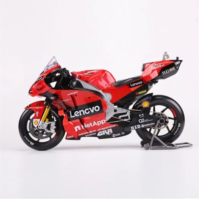 Колекційна модель мотоцикла Ducati Desmosedici GP (2022) #63 Pecco Bagnaia — Масшт. 1:6 від Maisto
