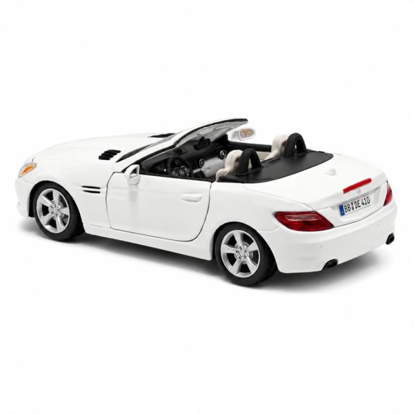 Колекційна автомодель Mercedes-Benz SLK-Class (1:24) від Maisto — Втілення німецького стилю та динаміки