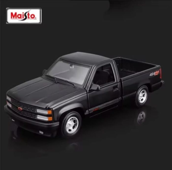 Колекційна модель авто 1993 Chevrolet 454 SS Pick-up (1:24) від Maisto