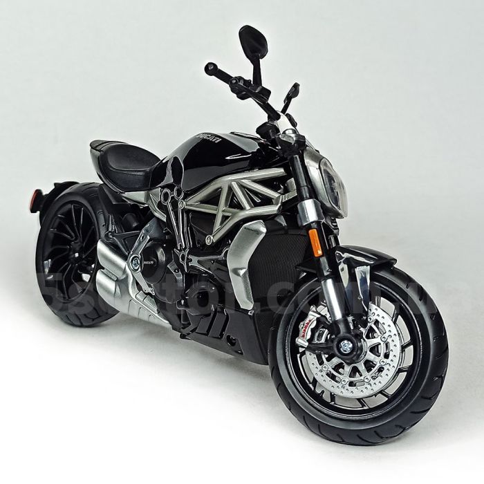 Колекційна масштабна модель мотоцикла Ducati XDiavel S (1:12) від Maisto — Втілення італійського пристрасного дизайну
