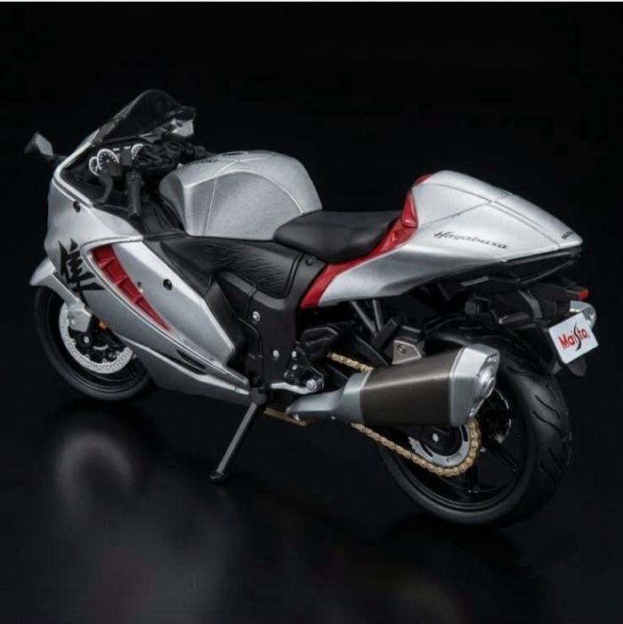 Колекційна модель мотоцикла Suzuki Hayabusa 2022 (Масштаб 1:12) — Maisto