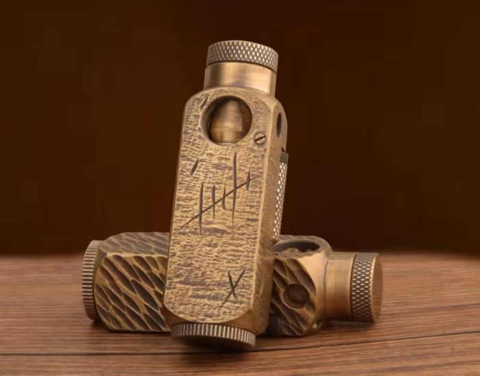 Бензинова запальничка KOJI "Хроніст" (The Chronicler)