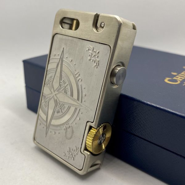 Запальничка  бензинова Chief з гравіюванням Роза вітрів