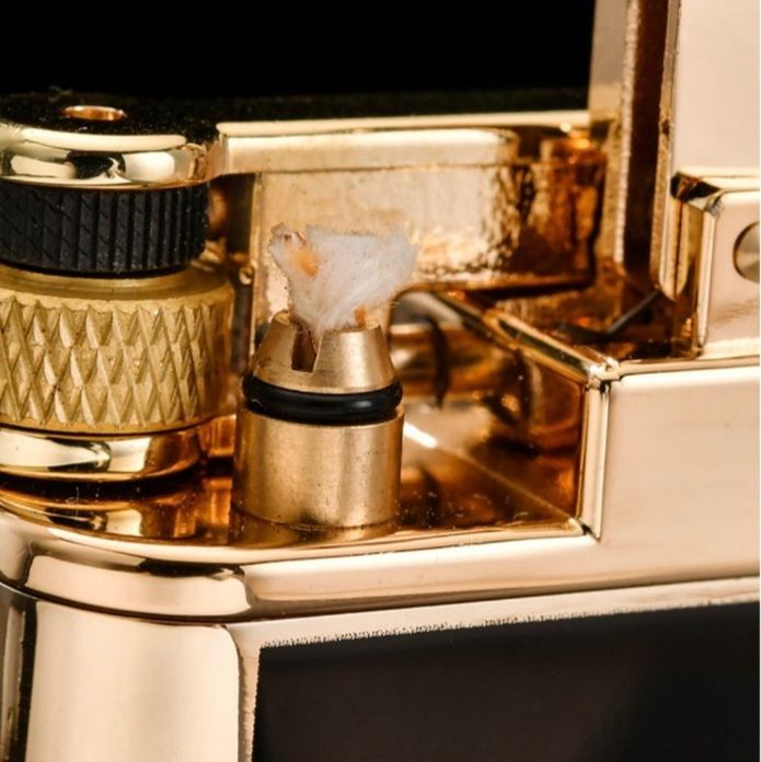 Запальничка бензинова Chief з символом чотирилистника