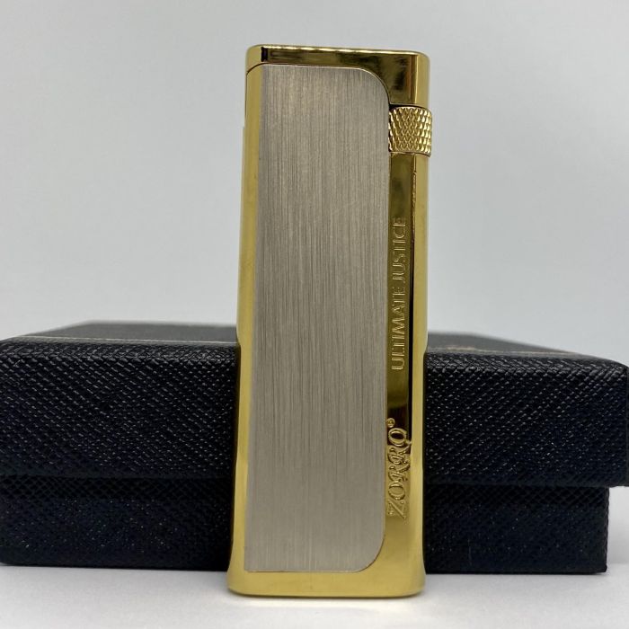 Запальничка Газова Zorro (Золото/Срібло) | Серія Ultimate Justice