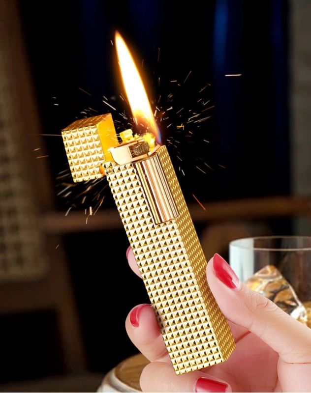 Ексклюзивна Бензинова Запальничка Derui фактурна золотиста