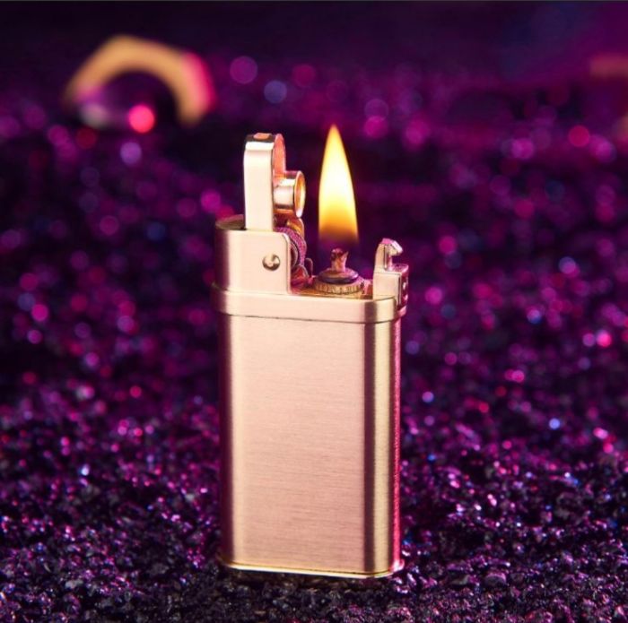 Бензинова запальничка золотиста